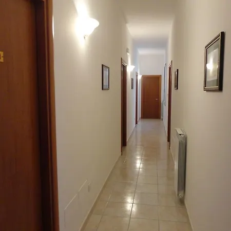 特雷莎别墅住宿加早餐酒店 3* 莱切